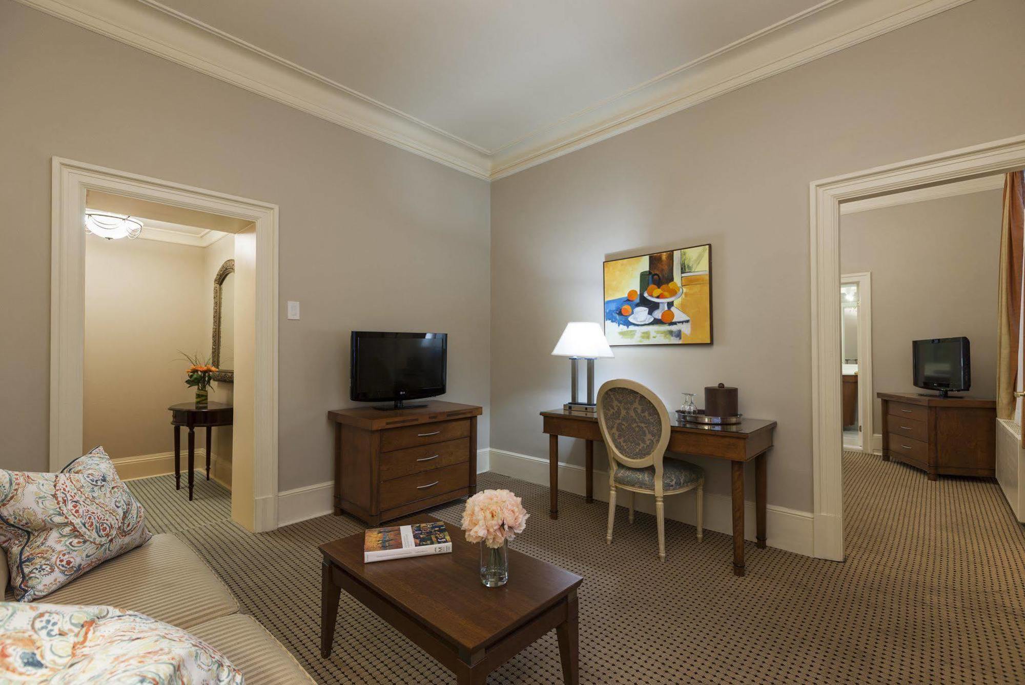 Chateau Versailles Montreal Bagian luar foto